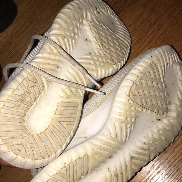 Shoes - Picture 3 of 4